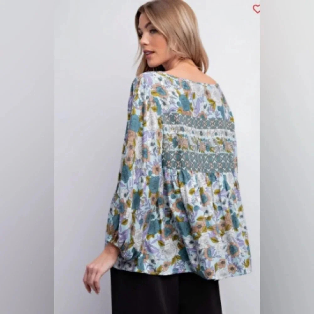 Easel Floral Printed Babydoll Top In Dusty Blue - Picture 4 of 4